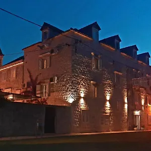 carol-rooms.hotels-in-trogir.com/